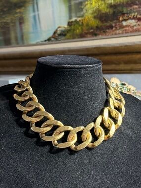 Vintage Gold Tone Chunky Curb Chain Necklace